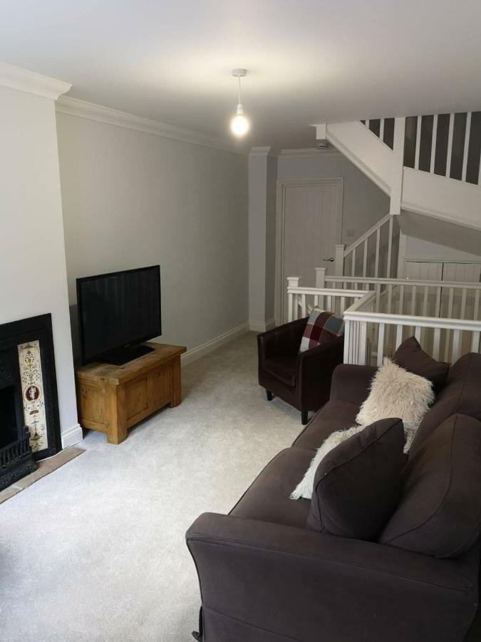 Guildford Town House Villa ภายนอก รูปภาพ