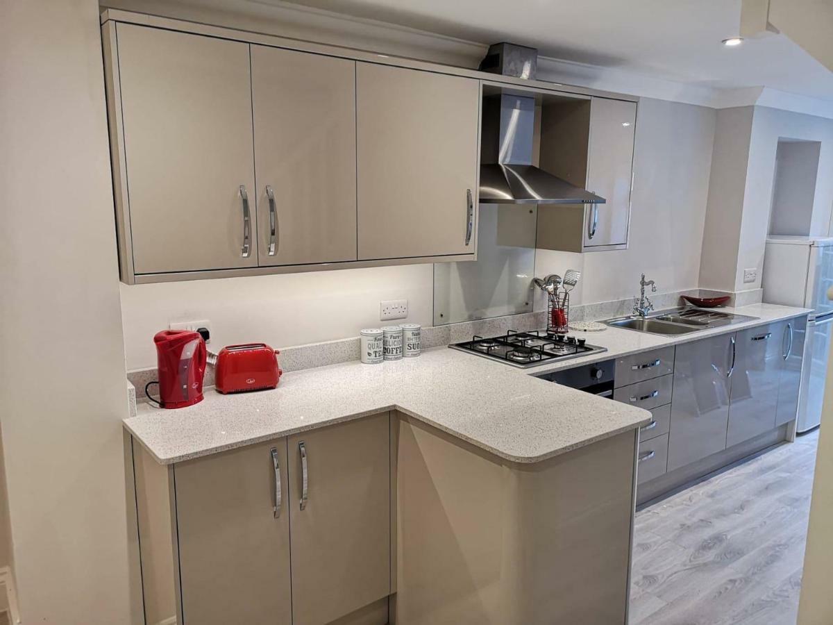 Guildford Town House Villa ภายนอก รูปภาพ